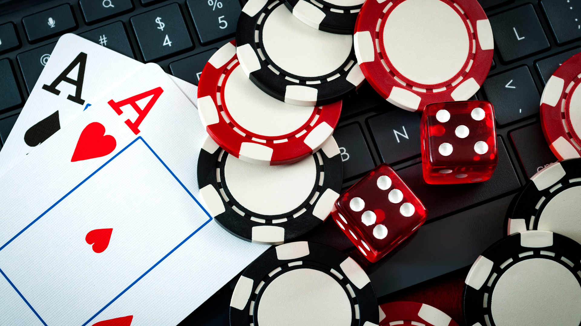 Communications Minister backs away from online gambling commitment