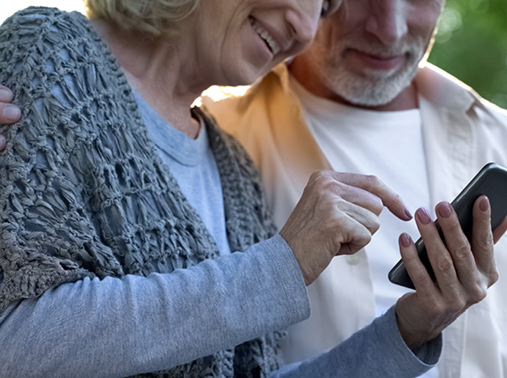 more than 600,000 Australians kept on hold by Centrelink for over an hour