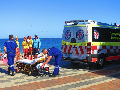 NSW Ambulance staff honoured at graduation